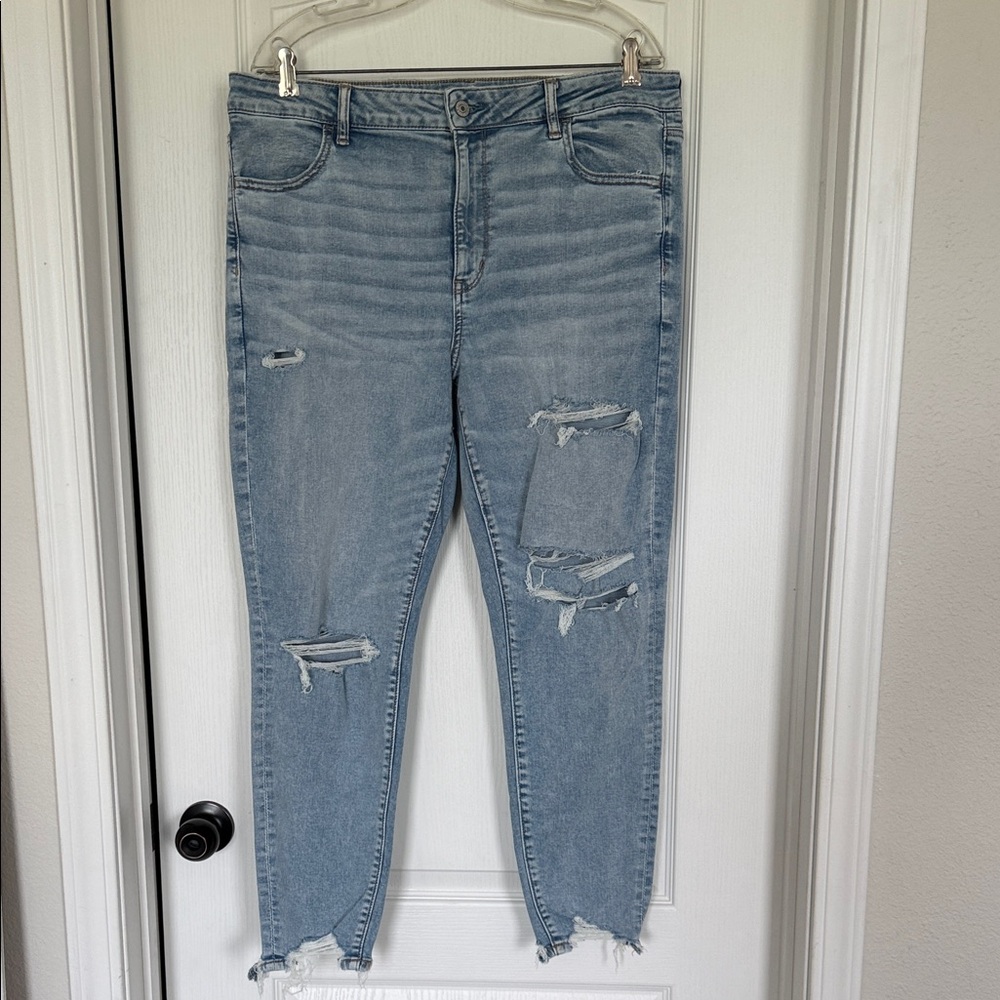 American Eagle Outfitters Light Blue Distressed Cropped Jeans